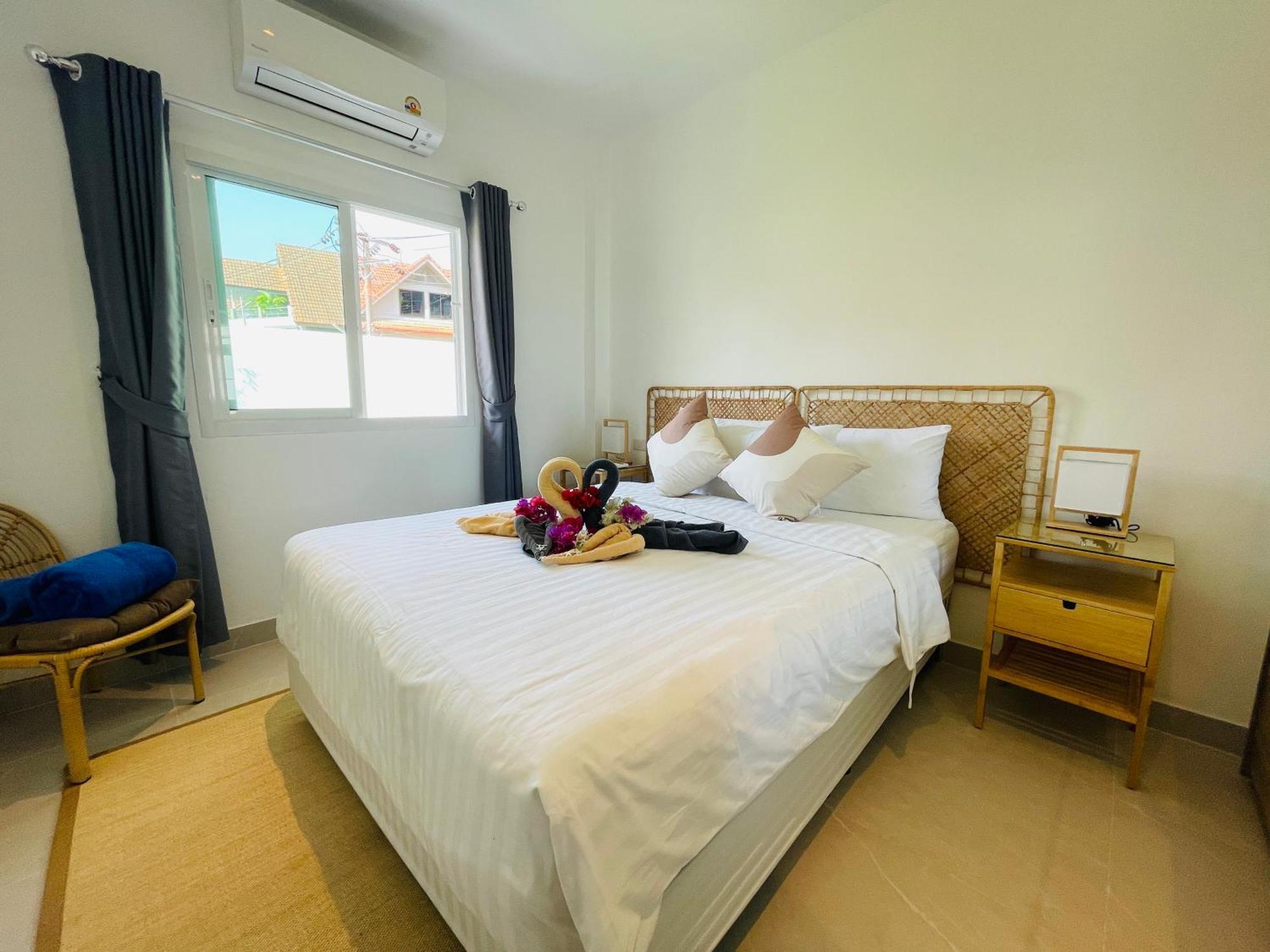Baan Saint-Tropez Seaview Villas Kata Beach Exterior photo