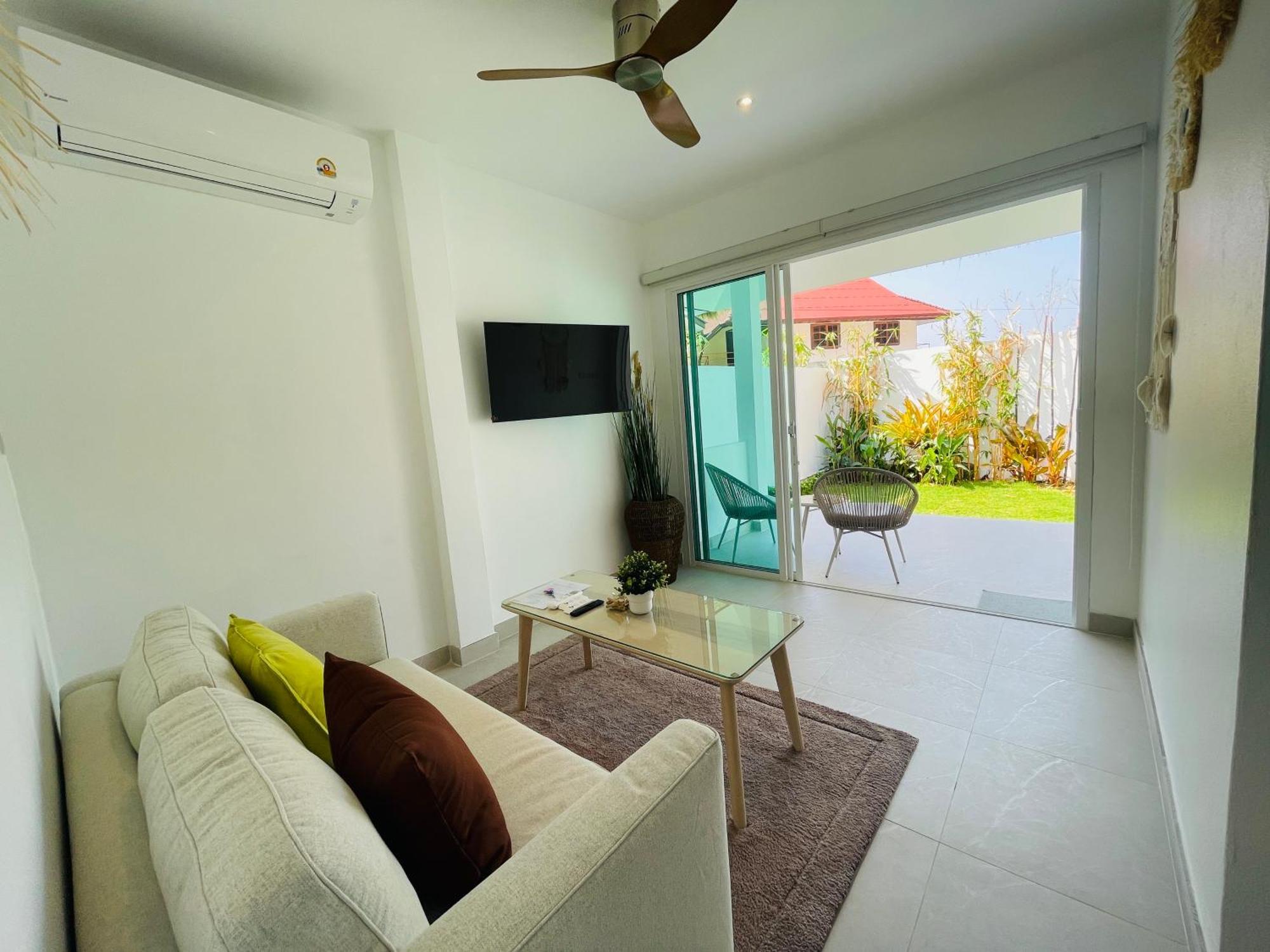 Baan Saint-Tropez Seaview Villas Kata Beach Exterior photo