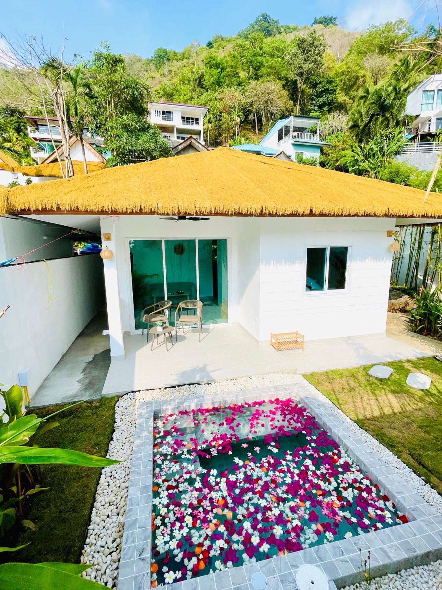 Baan Saint-Tropez Seaview Villas Kata Beach Exterior photo