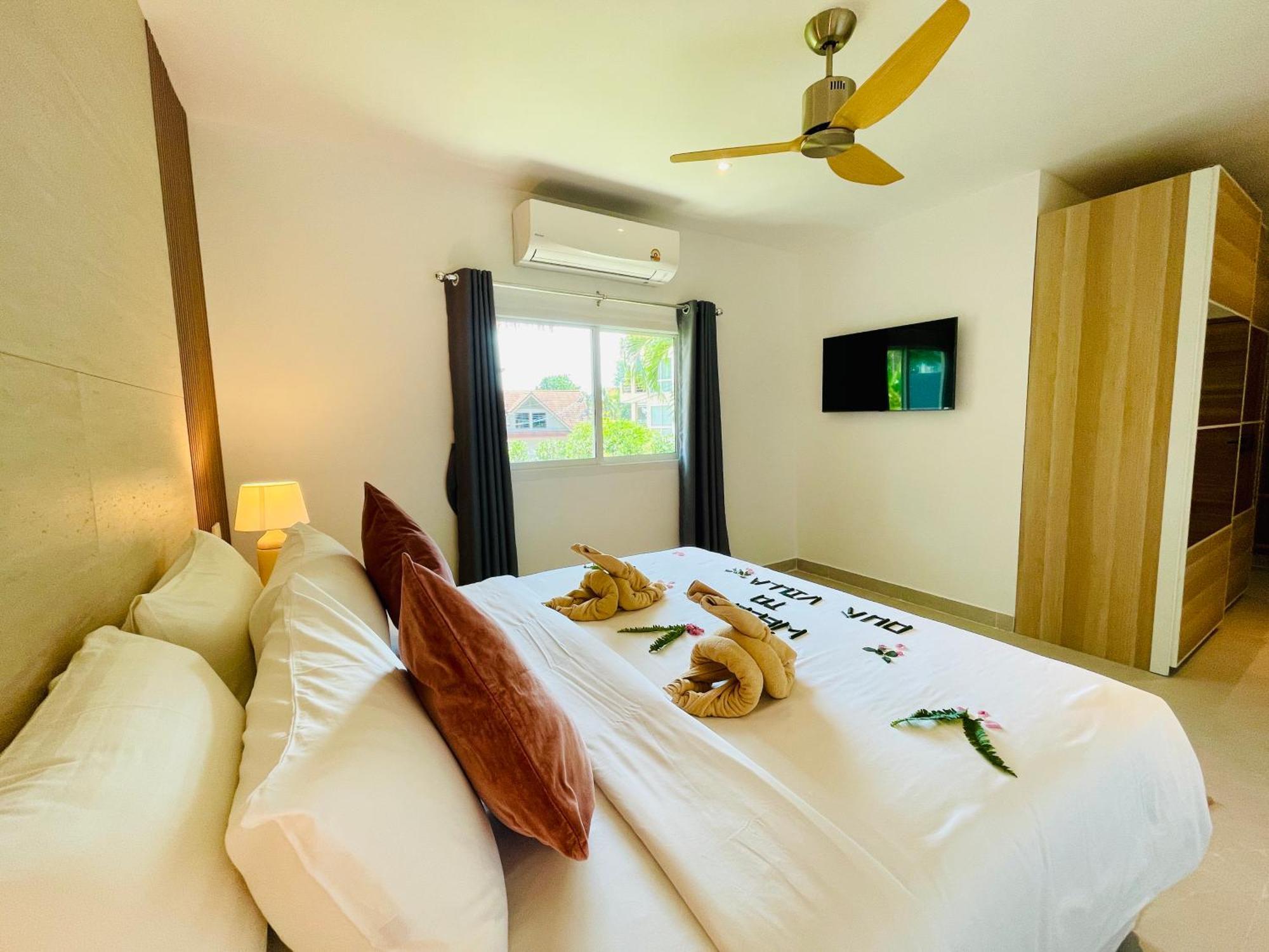 Baan Saint-Tropez Seaview Villas Kata Beach Exterior photo