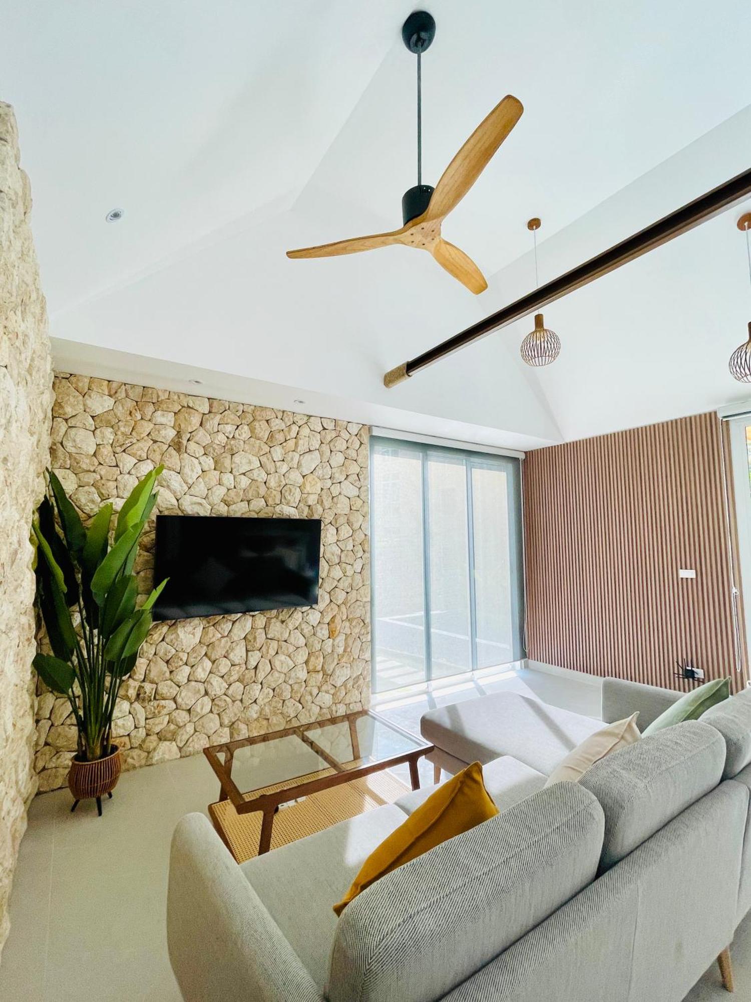 Baan Saint-Tropez Seaview Villas Kata Beach Exterior photo