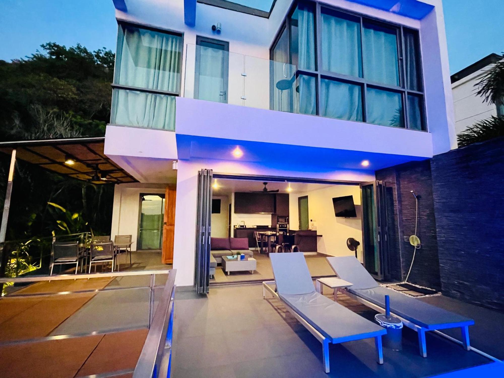 Baan Saint-Tropez Seaview Villas Kata Beach Exterior photo